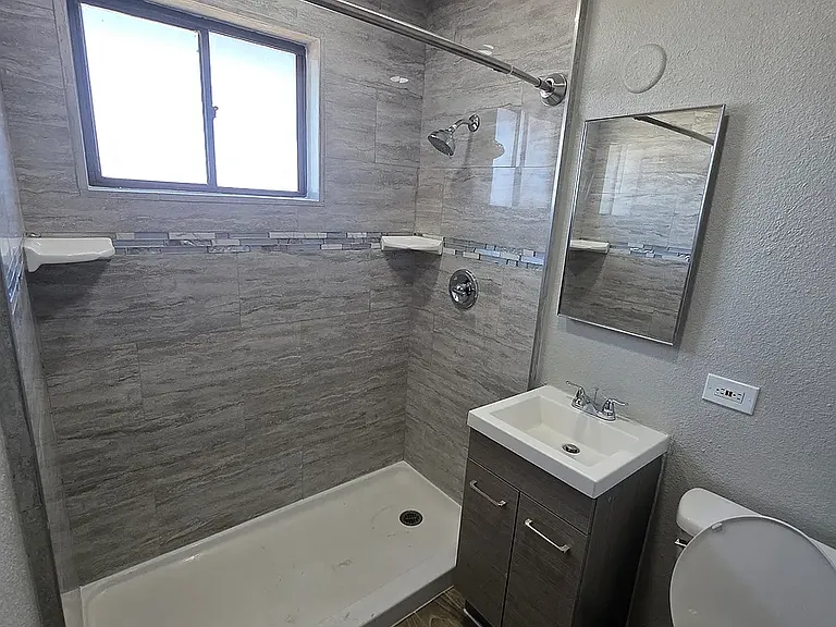 455 E Junction St #4 — Photo 28