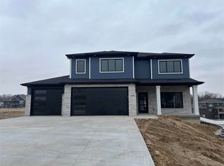1138 Kona Cir, Coralville, IA