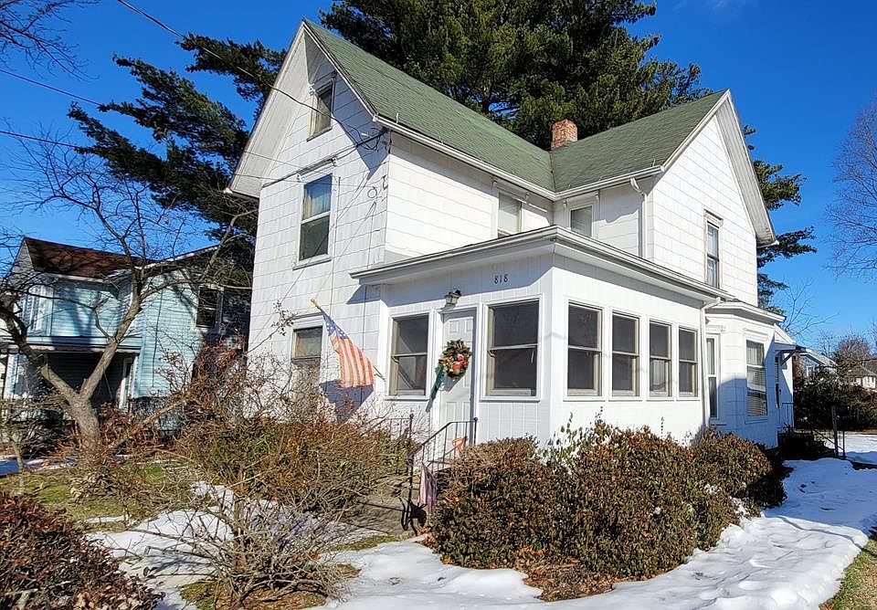 1st image of 818 Lincoln St