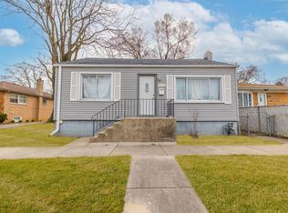 9849 S California Ave, Evergreen Park, IL