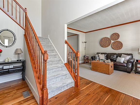 4th image of 609 Cheshire Dr
