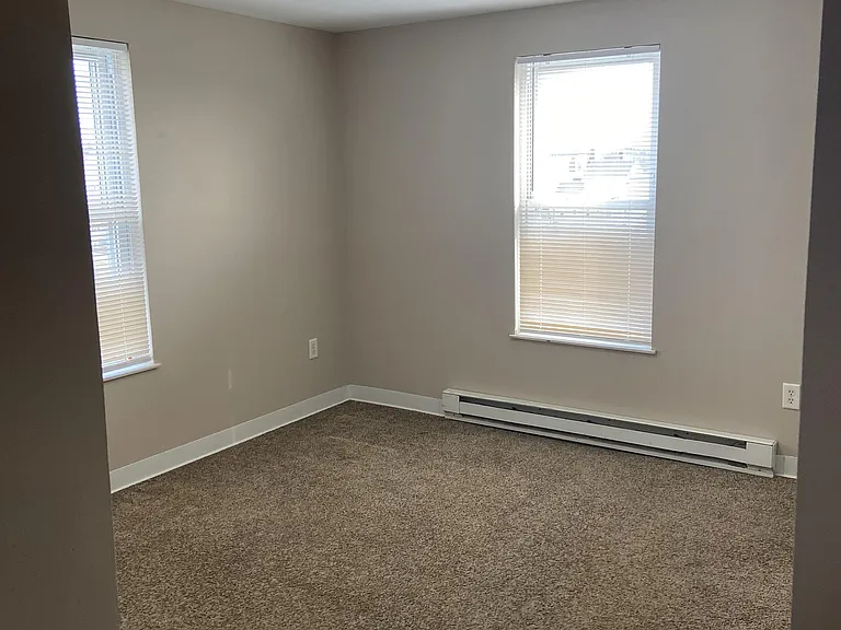 285 Concord St — Photo 2