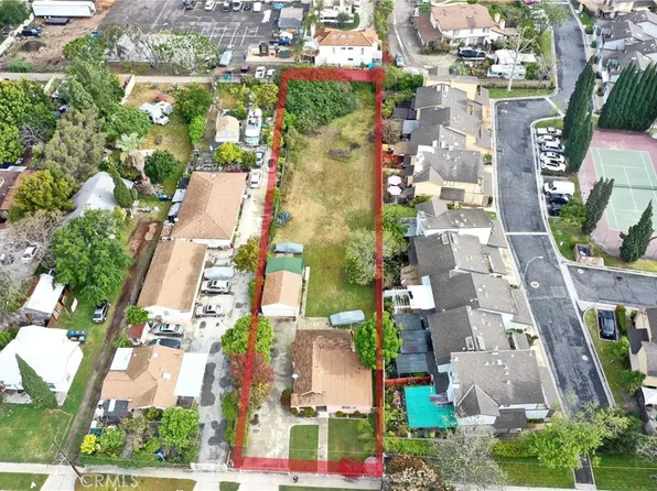 5009 W 7th St, Santa Ana, CA 92703