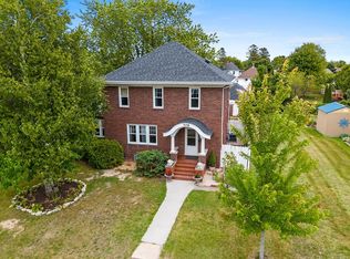 706 1st St, Kewaunee, WI 54216