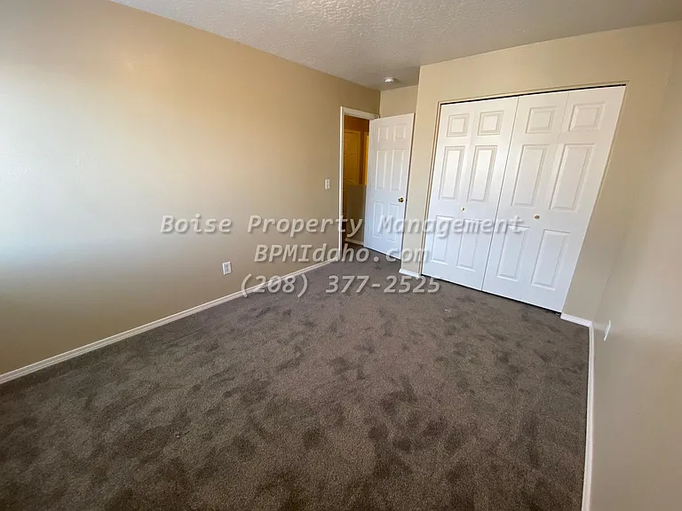 120 Ogden Ave — Photo 5