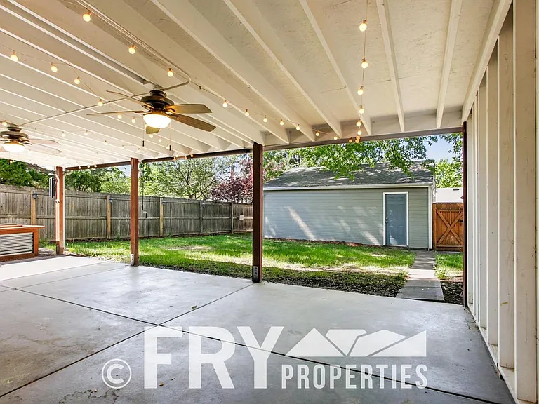 2801 S Cherry Way — Photo 26