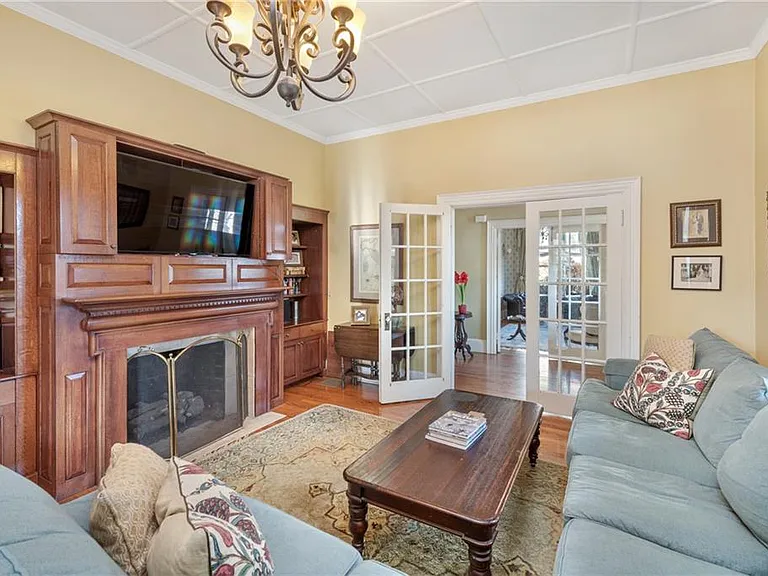 287 Gibbs Ave — Photo 8