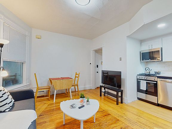 3rd image of 208 Canner St #2B