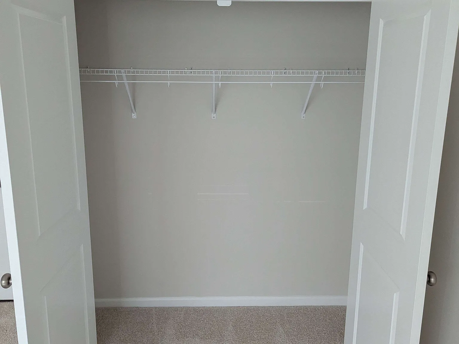 4 bed, 2185 sqft, $1,000 — Photo 2