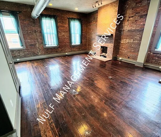369 Main St #2 — Photo 4