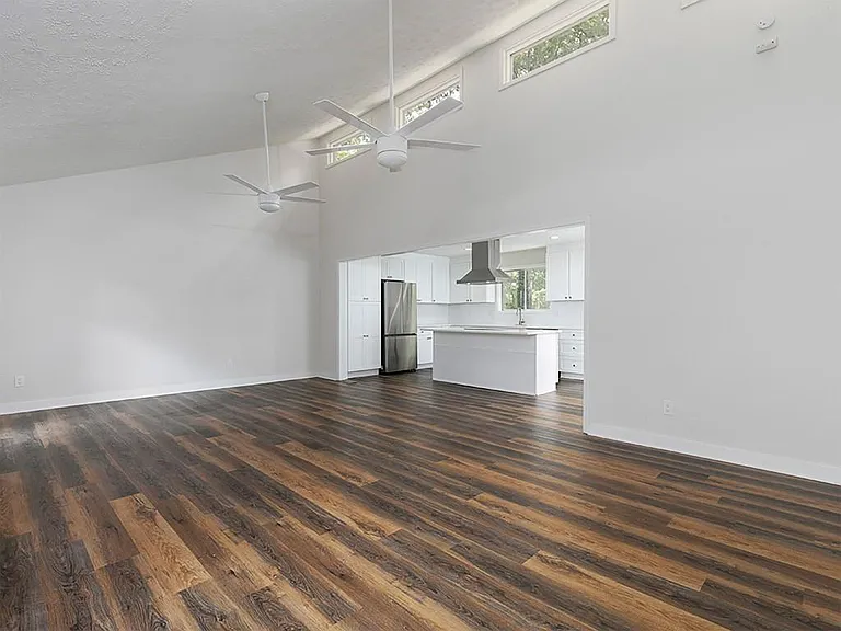 2506 Kingsley Dr NE — Photo 10