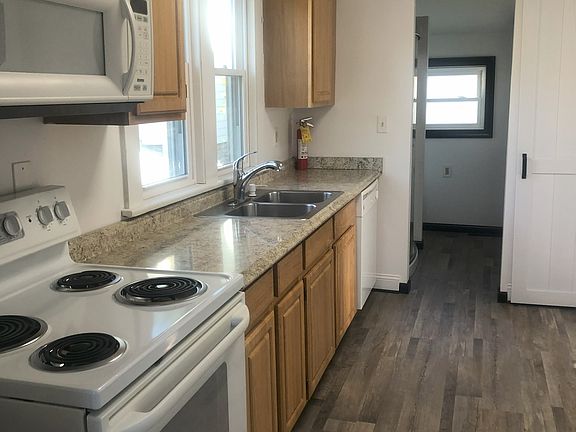 5th image of 118 Oakwood St