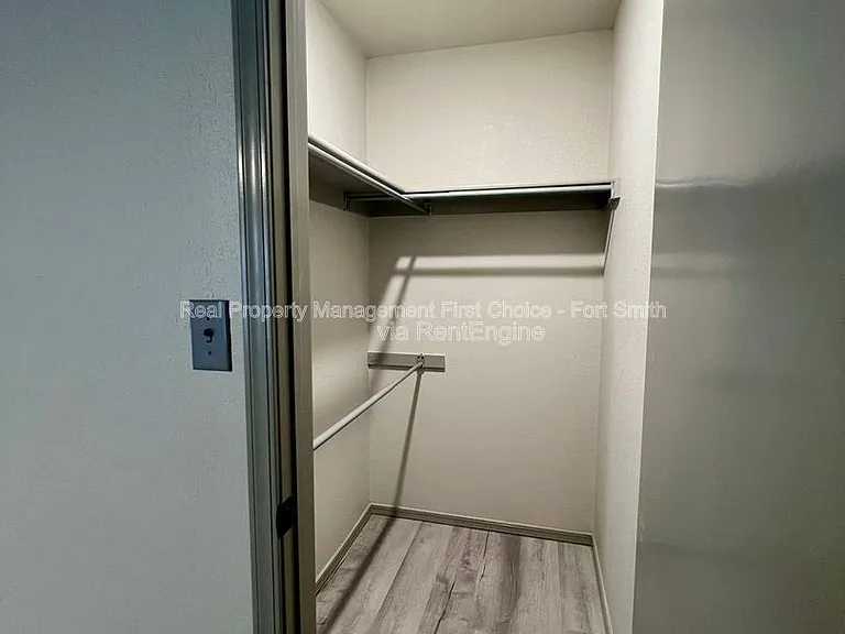 1709 Brooken Hill Dr — Photo 23