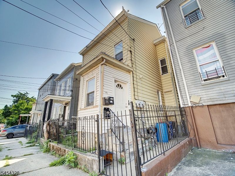 1st image of 39 Hillman St