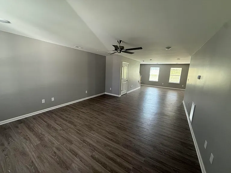 8069 Driftwood Loop — Photo 2