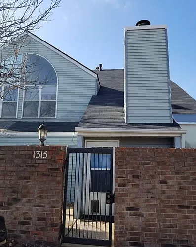 1315 Laurel Ln Photo 1