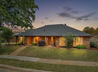2801 Meadow Crk, Bedford, TX 76021