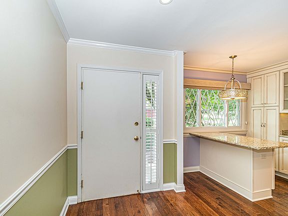 2nd image of 1294 Briarwood Ln