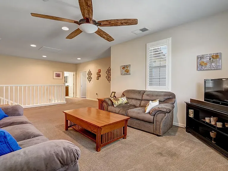 15840 Piazza Way — Photo 17