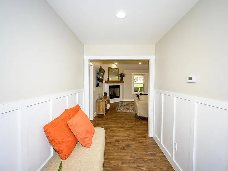 299 Hampton Rd — Photo 16