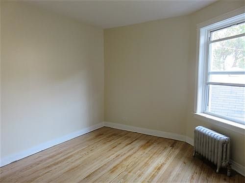 3rd image of 1626 N Humboldt Blvd APT 1W