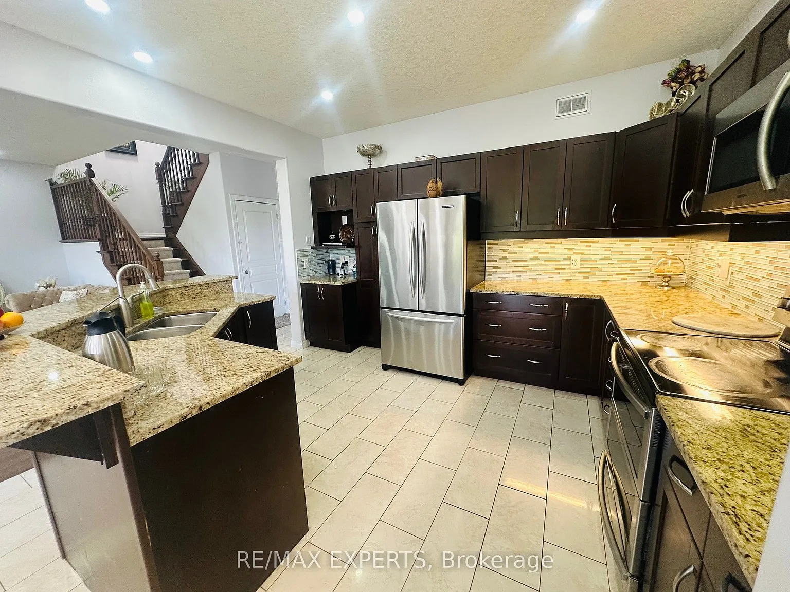 4 bed, $2,800 — Photo 3