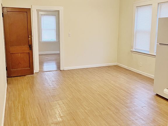 5th image of 83 Curtis Ave #83
