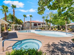 950 Seven Hills Dr APT 524, Henderson, NV 89052