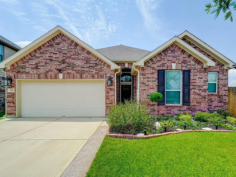 1502 Wheatley Hill Ln — Photo 2