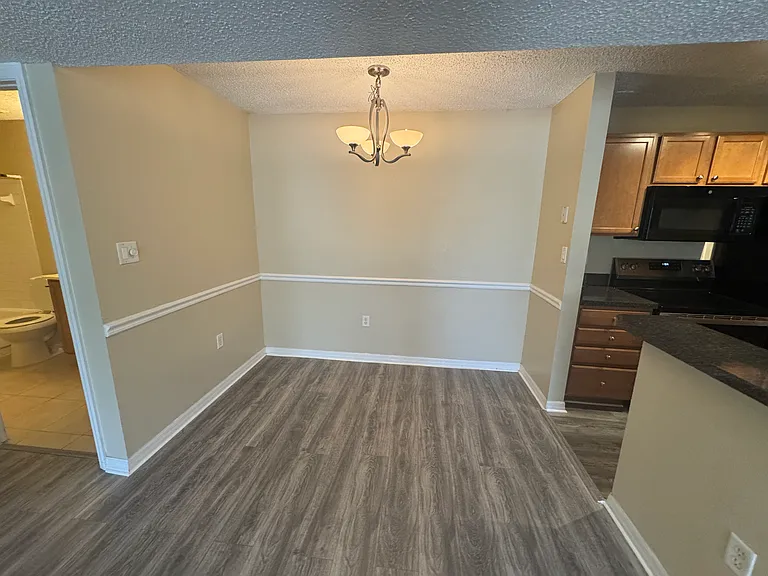 314 Lake Parsons Grn #201 — Photo 13