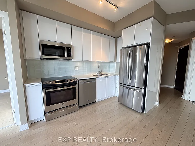 10 Park Lawn Rd #3104 — Photo 3