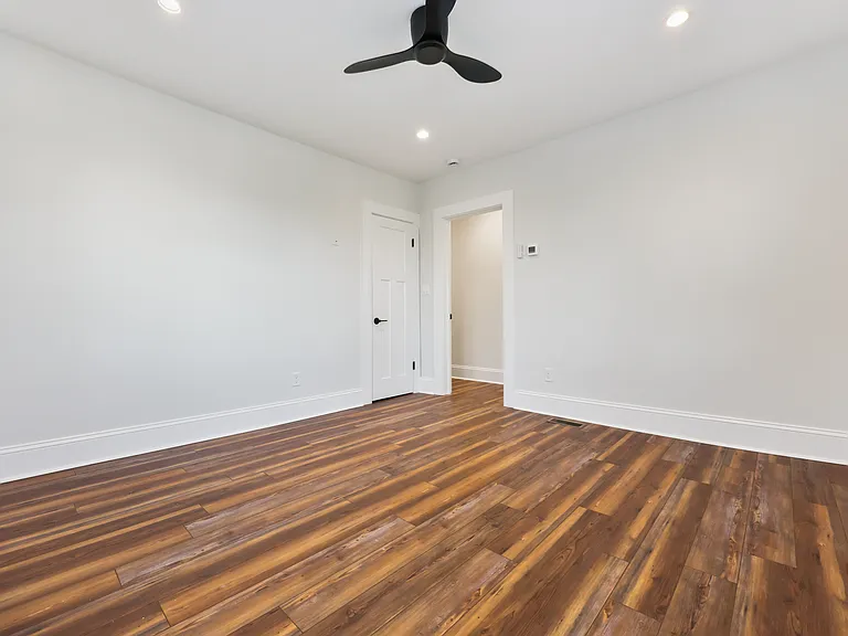 58 Walter Ave — Photo 33