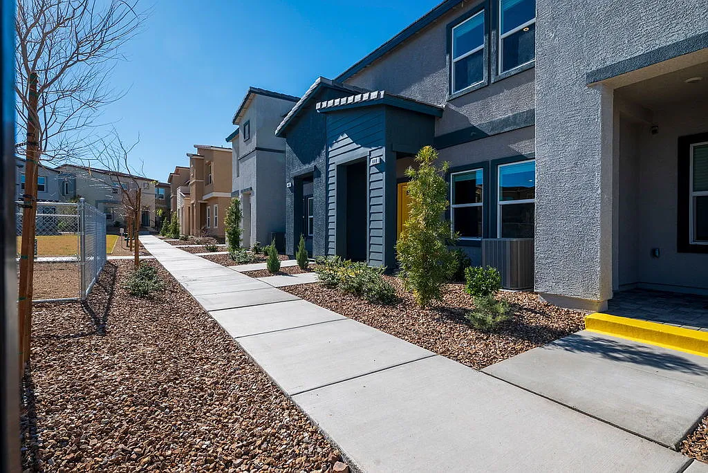 Building Photo - 444 Moonlight Cove Dr