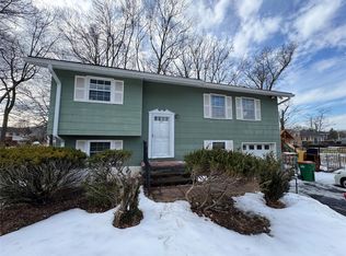 274 Cabot Ct, Fishkill, NY 12524
