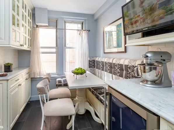 325 East 79th Street image 7 of 16