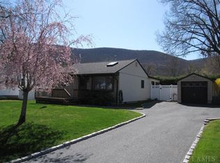 4 Park Ln, Beacon, NY 12508