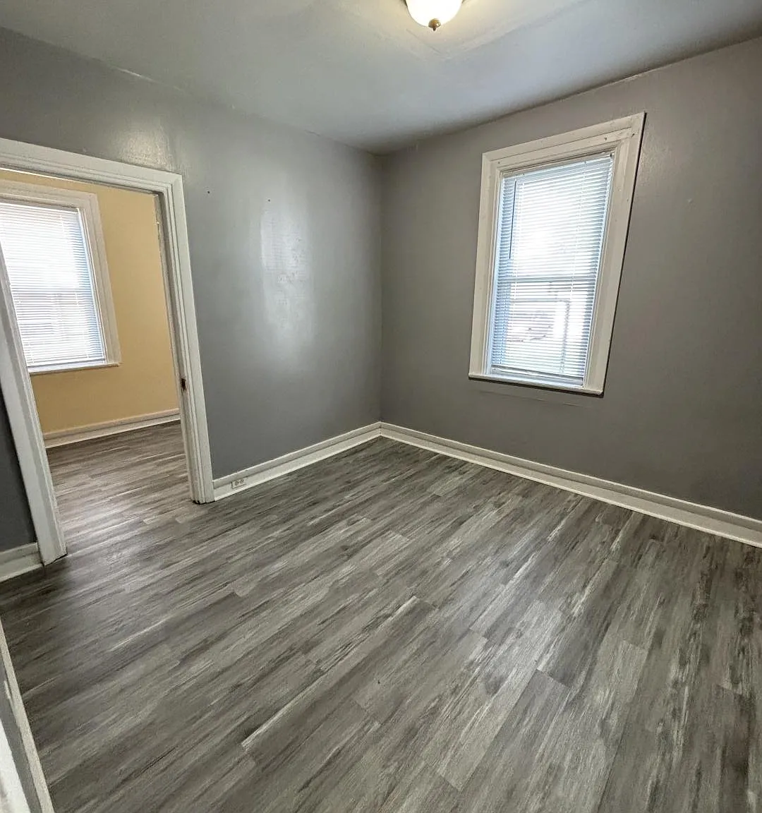 3 bed, 900 sqft, $975 — Photo 4