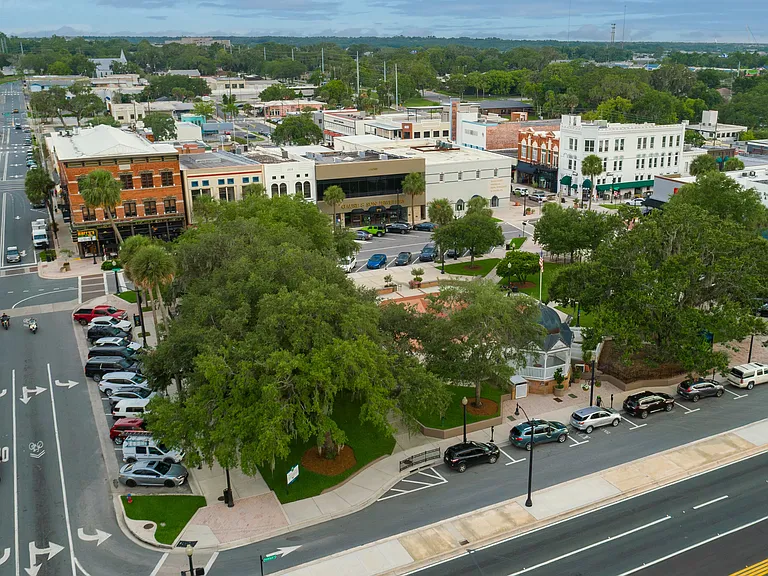 Carrington Lane is a stone's throw away from downtown Ocala, where dining and shopping adventures await.
