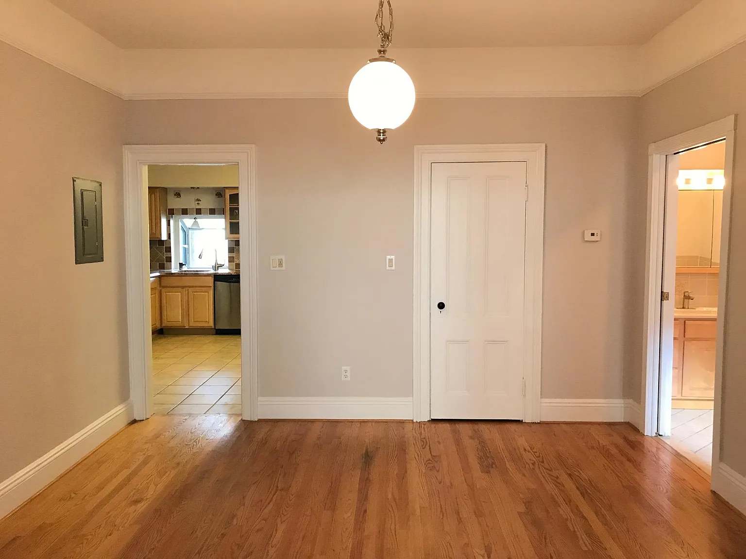 2 bed, 1.0 bath, $3,700 — Photo 1