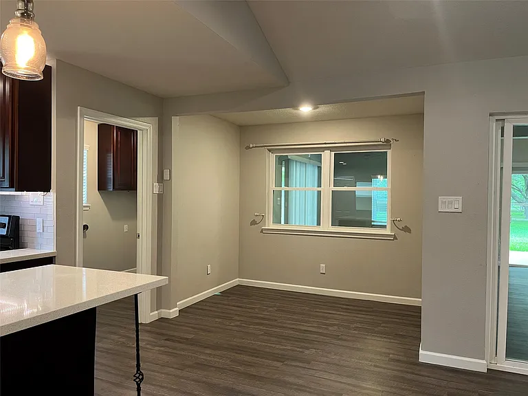 304 S Shadowbend Ave — Photo 13