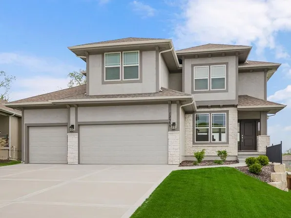 12565 S Meadow View St, Olathe, KS 66061