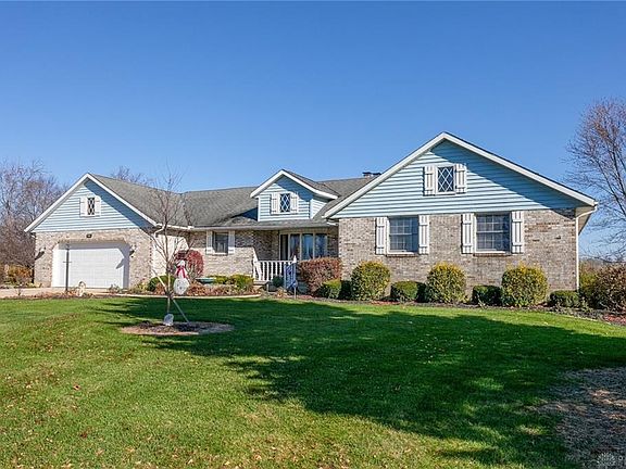 3rd image of 5556 Auburn Dr