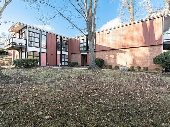 3rd image of 3806 Briar Pl