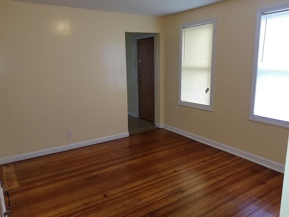 2nd image of 134 Woodmont St APT 3