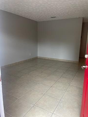 1st image of 1804 Parkwood Ln #29