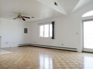 174 Fingerboard Rd #1R, Staten Island, NY 10305