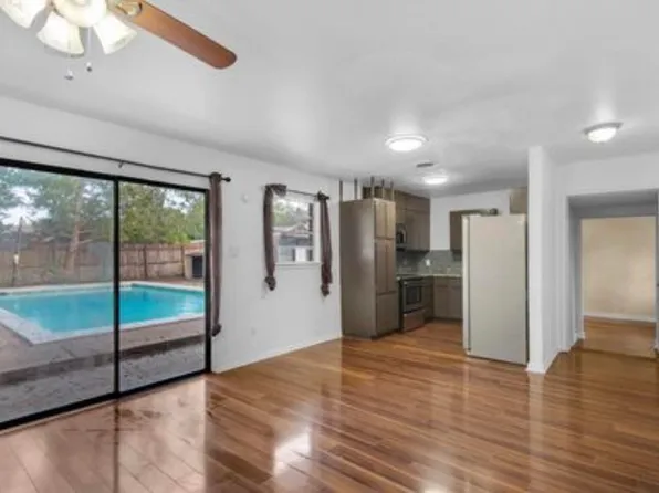 398 Edge Ave, Valparaiso, FL 32580