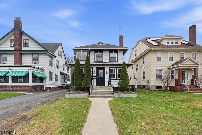 1st image of 106 Freeman Ave