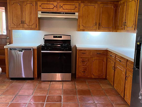 5th image of 2115 Gardenia Dr