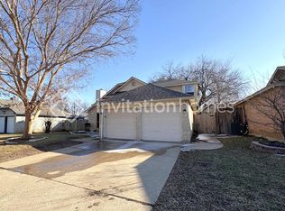 1010 Silver Spruce Dr, Arlington, TX 76001